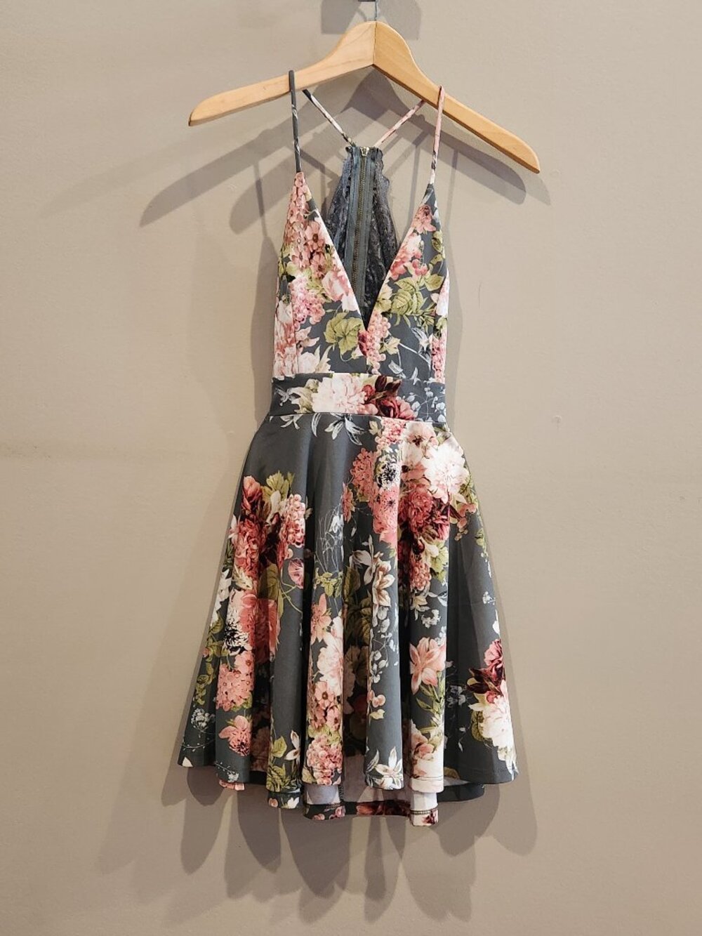 Windsor Floral Skater Dress Lace Open Back Gray Pink Size Small